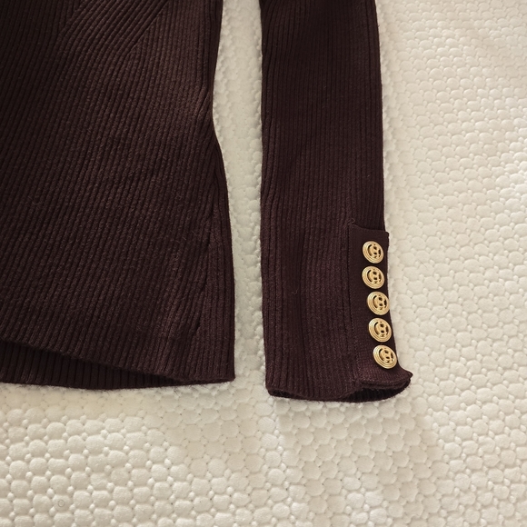 Holland Cooper V-Neck Rib Top in chocolate brown. - Picture 9 of 11